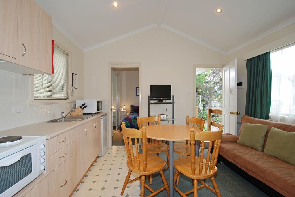 Triabunna Cabin & Caravan Park Kamer foto