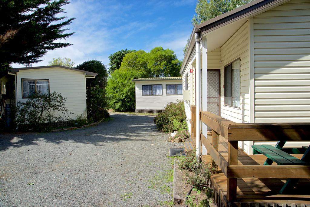 Triabunna Cabin & Caravan Park Buitenkant foto
