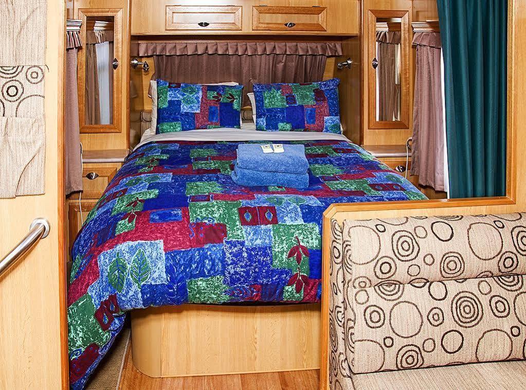 Triabunna Cabin & Caravan Park Buitenkant foto